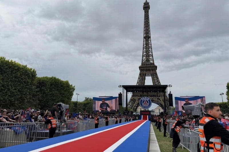 Large crowds accompany Paris Saint-Germain's celebration of their second European star.