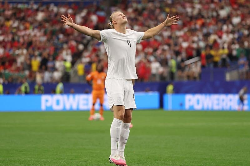 Haaland leads Norway to the Round of 16 with a last-minute goal against Ivory Coast.