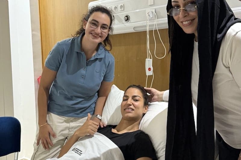 Hind Al-Hassanawi undergoes surgery.