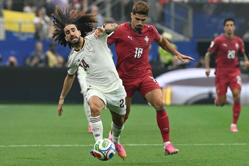 A Spanish goal in the final moments knocks the Portuguese team out of the World Cup.