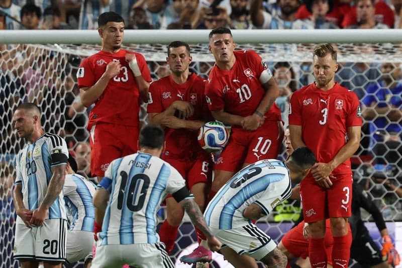 Argentina advances to the semifinals of the 2026 World Cup after a tough match against Switzerland.